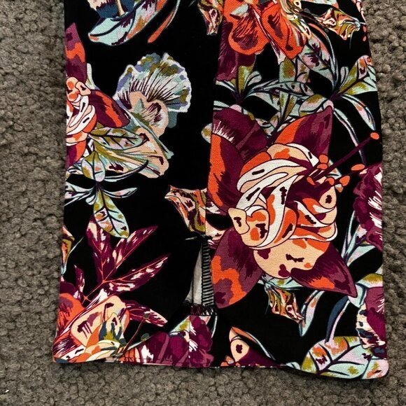 Soft Surroundings Pull On Floral Cropped scalloped hem pants capris NWOT Sz PM - Picture 2 of 8